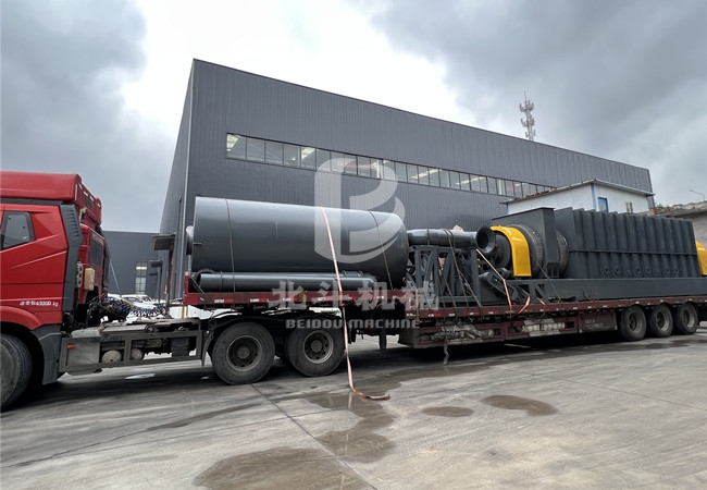 感謝福建客戶的關注和支持,竹屑炭化設備順利裝車發貨